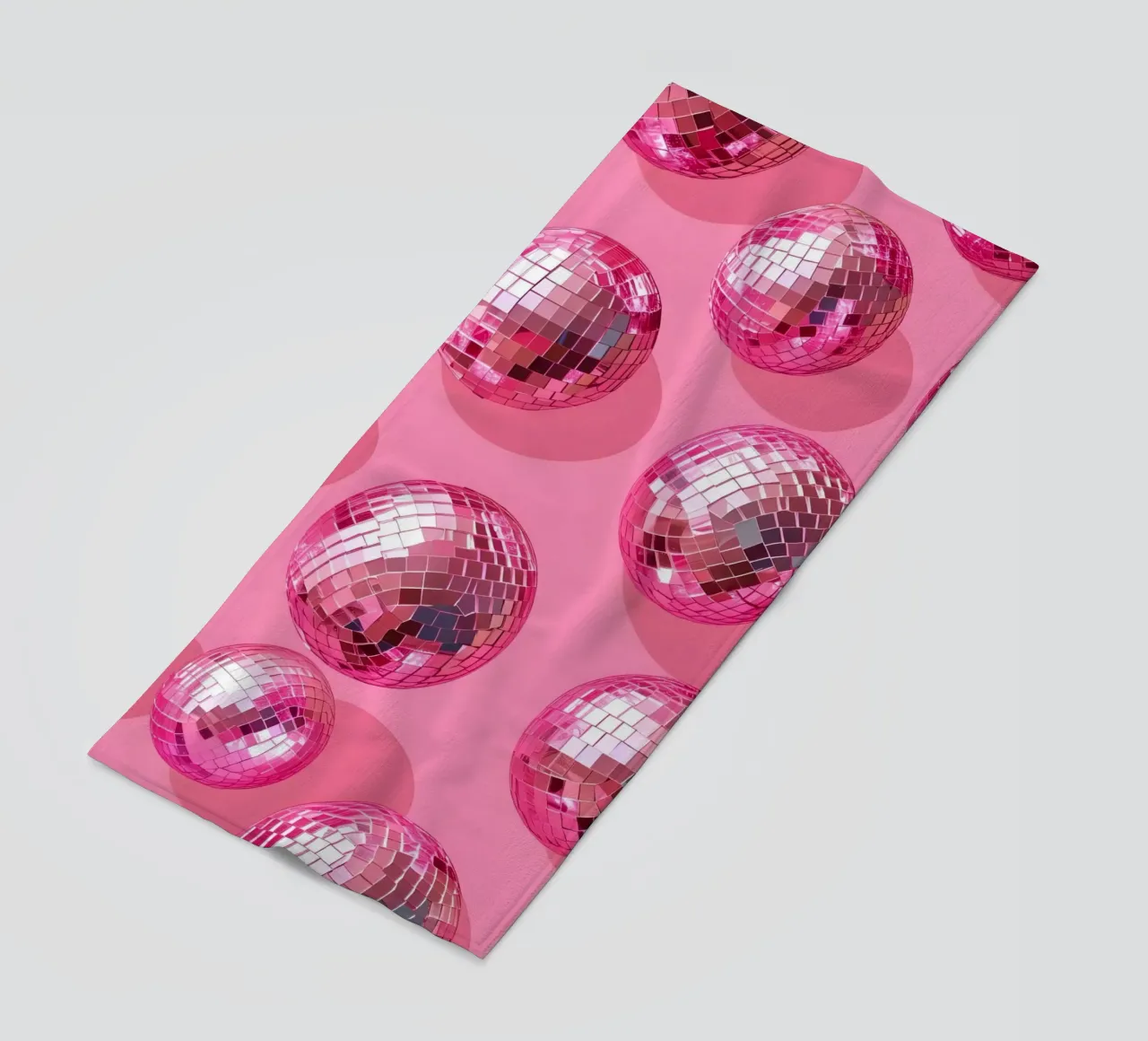 Disco Ball Delight - Retro Party Vibes strandhanddoek van homdeco