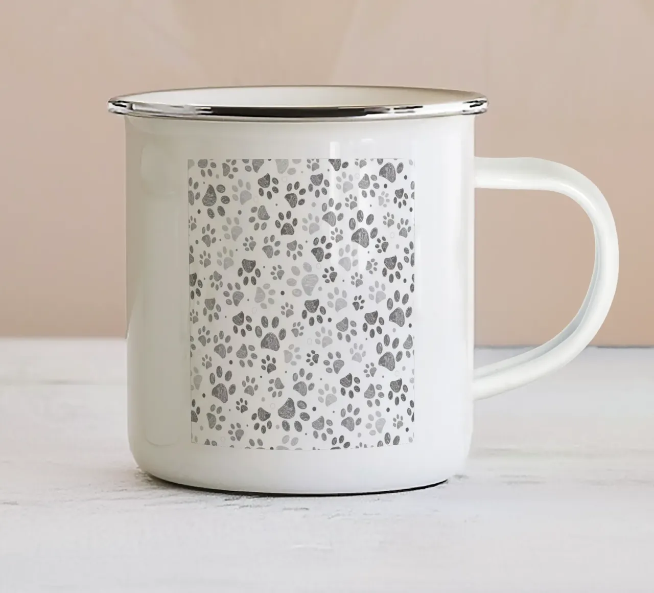Impronte di zampe grigie con forme geometriche tazza in smalto da gulsengunel