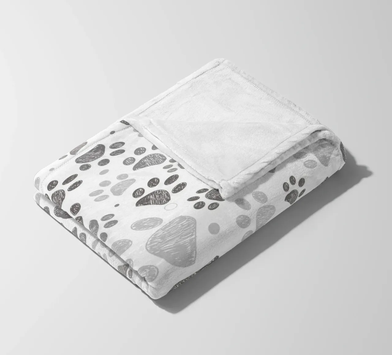 Impronte di zampe grigie con forme geometriche coperta in pile da gulsengunel