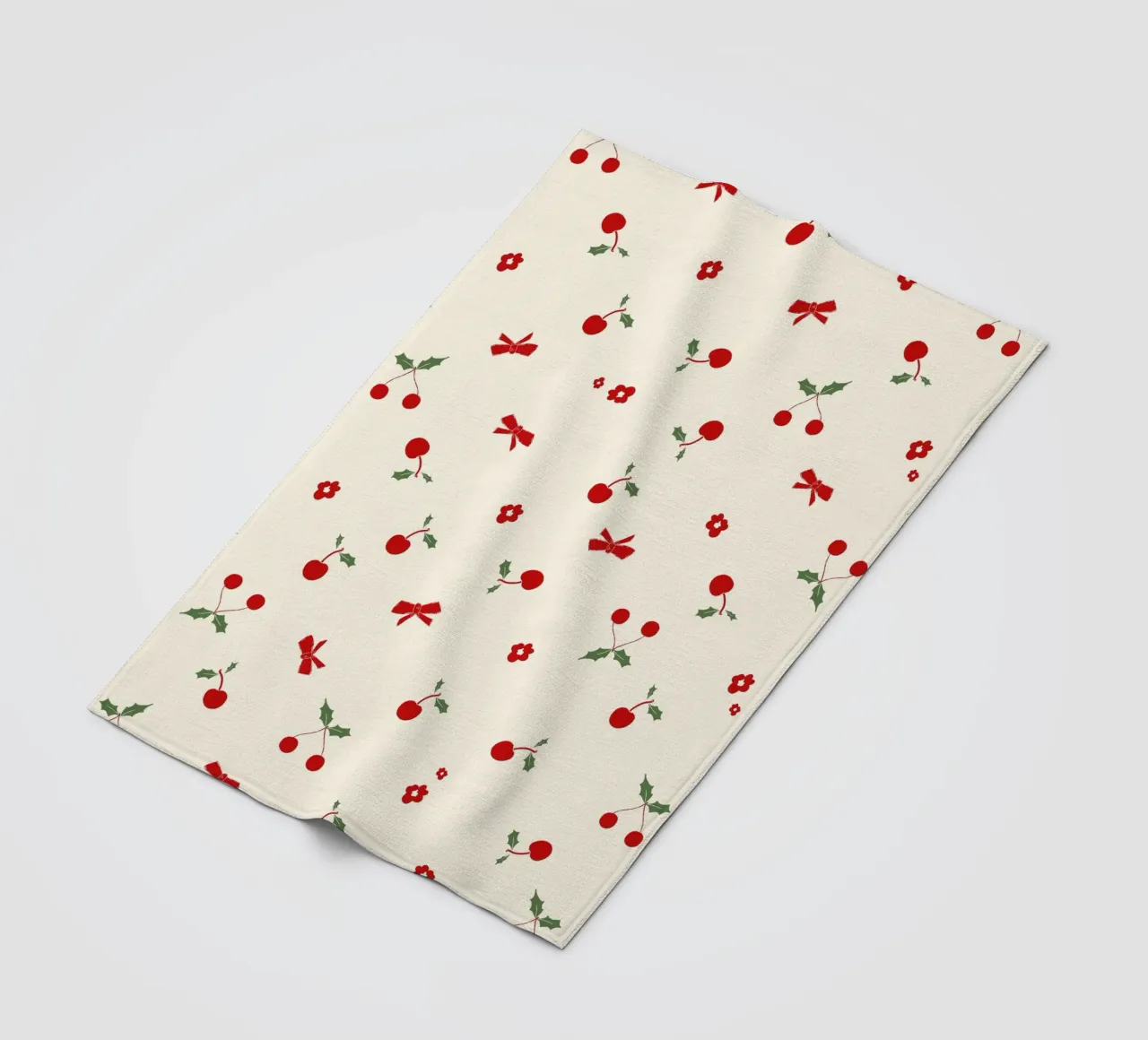 Piccolo motivo natalizio a fiori e ciliegie coperta in pile da gulsengunel