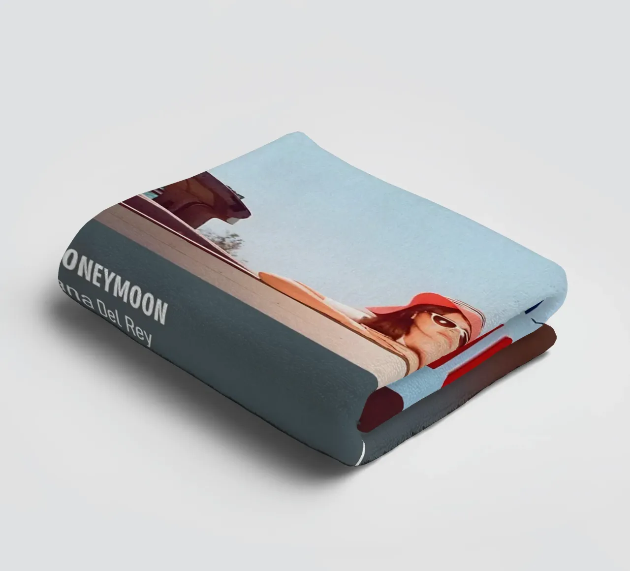 Honeymoon (2015) by Lana Del Rey asciugamano da bagno da DGUnder