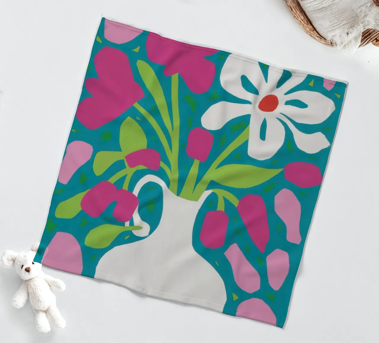 Esplosione floreale minimalista coperta in pile da Mythy Brush
