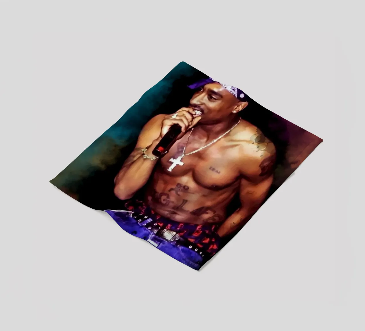 Tupac on stage coperta in pile da Lembayung art