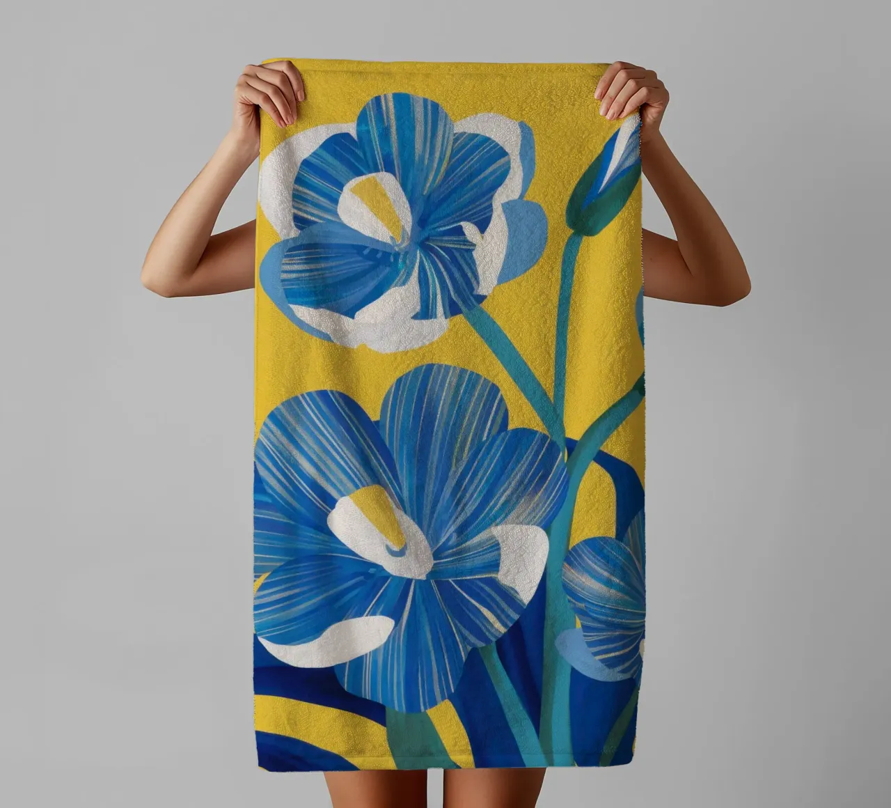 Fiori blu cobalto asciugamano da bagno da Ink Pulse