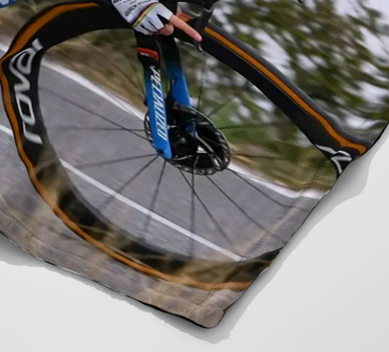 Julian Alaphilippe velocista coperta in pile da Goodshops
