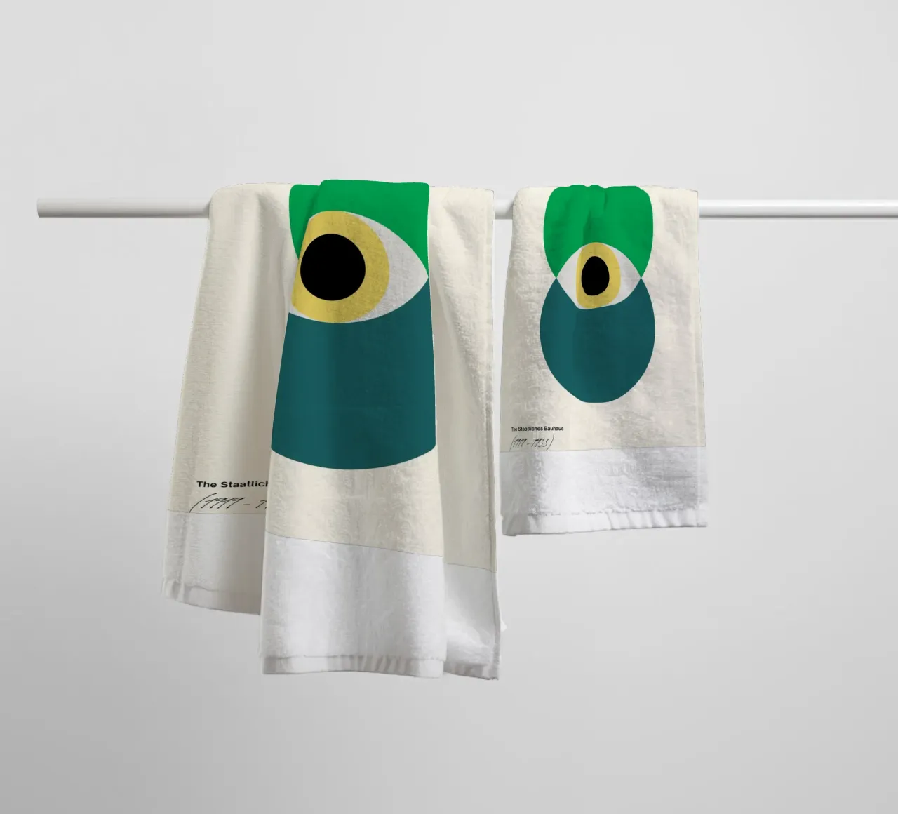 Bauhaus Oogontwerp | Minimal Abstract Poster badhanddoek van Studio Vibe