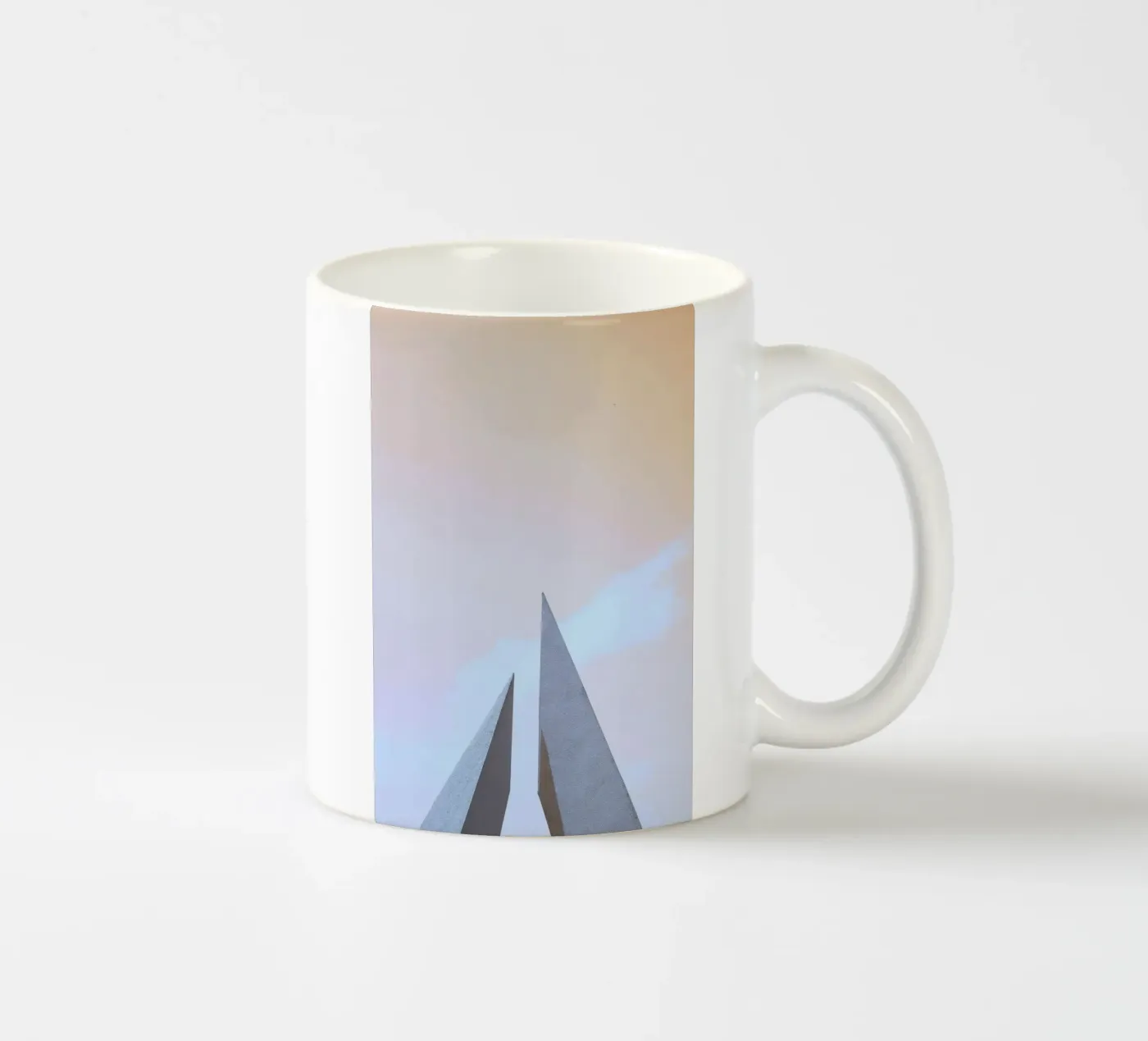 minimalist sharp angles ceramic mug by Histrol