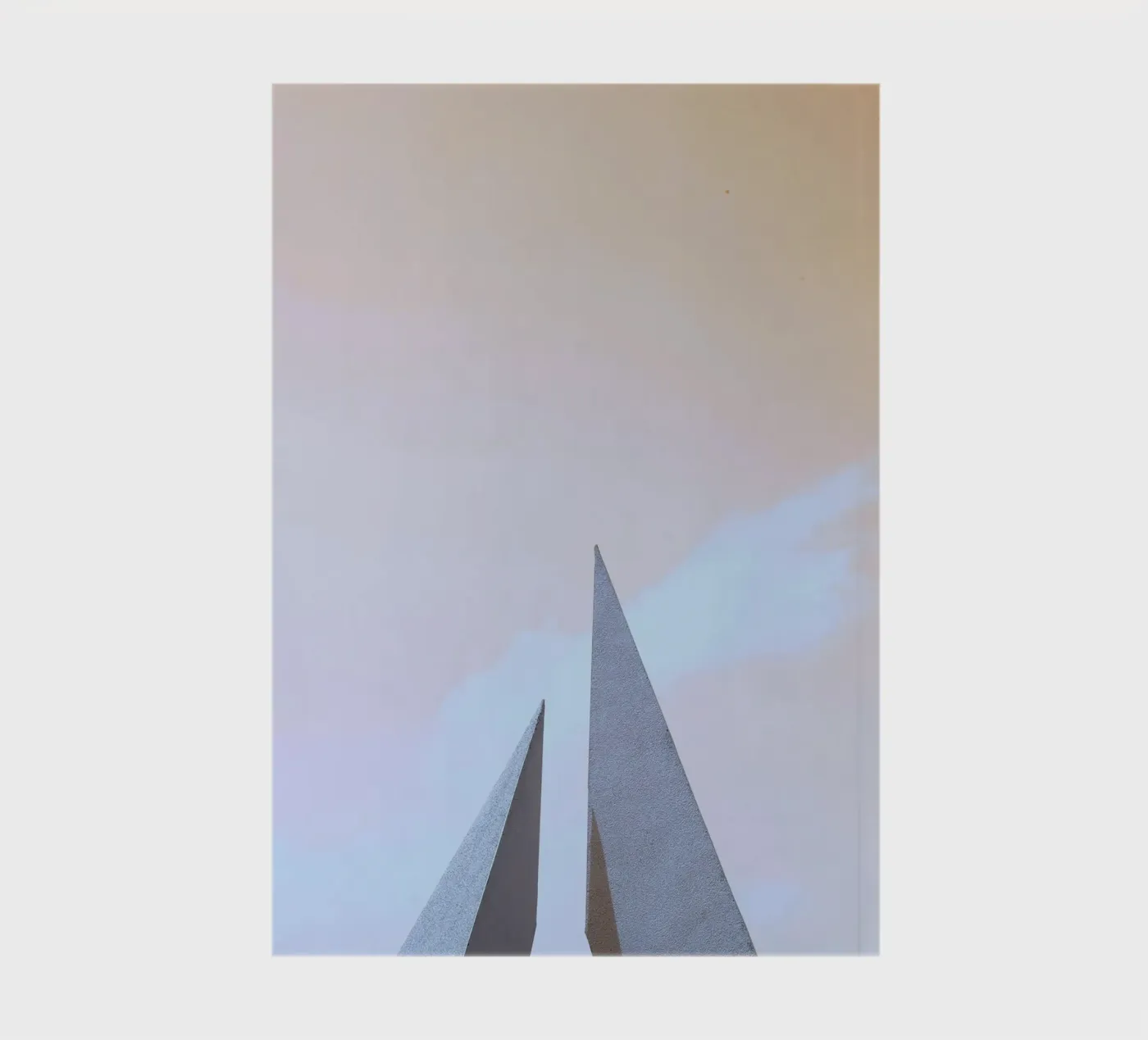 minimalist sharp angles notebook by Histrol