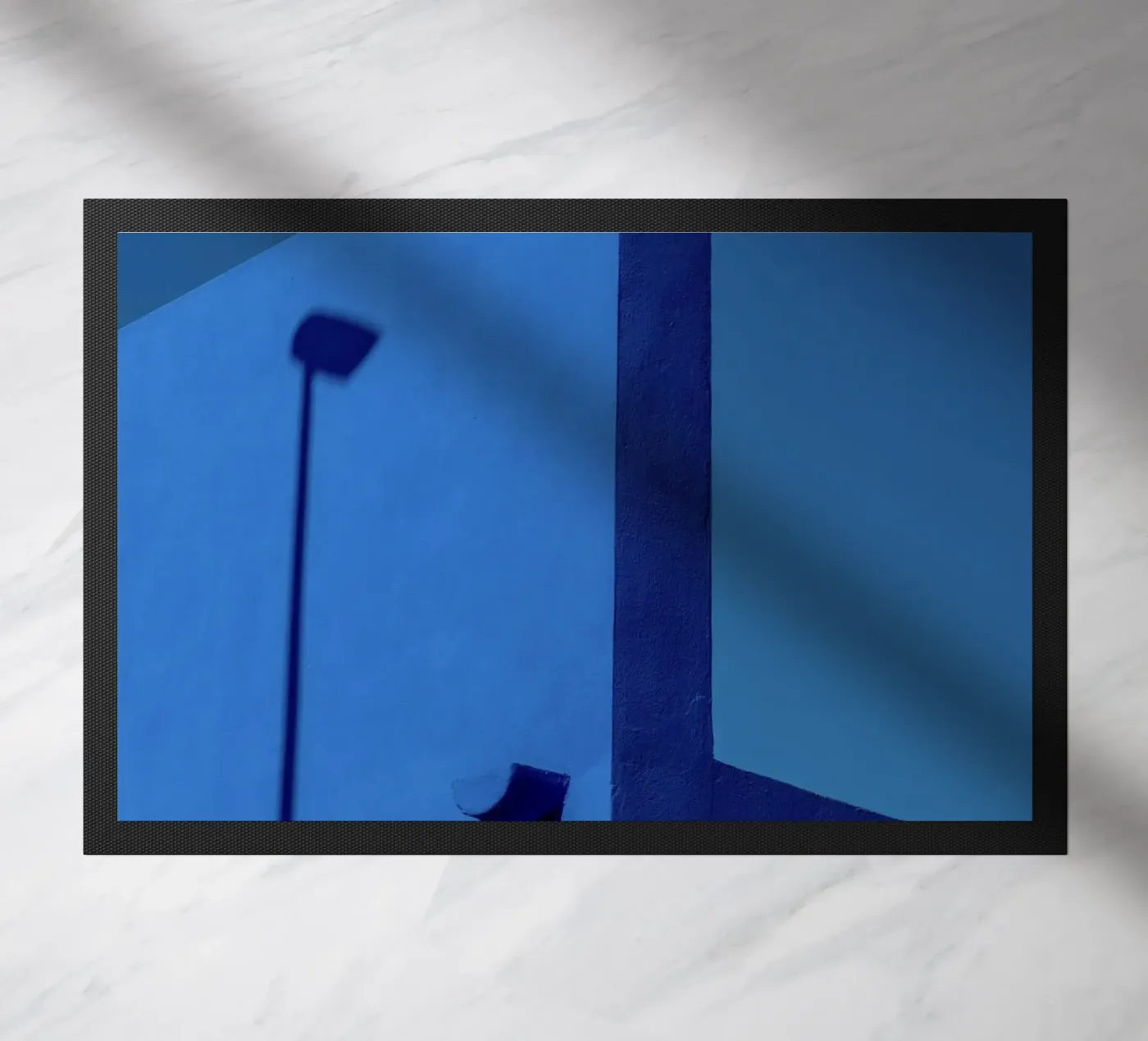 minimal blue wall zerbino da prindy