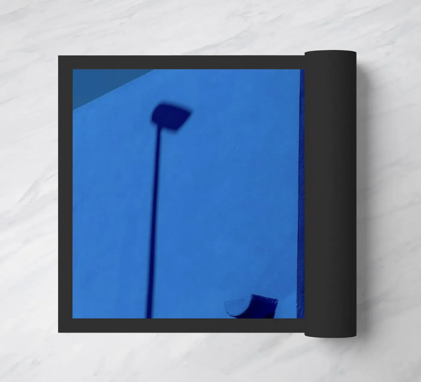 minimal blue wall zerbino da prindy