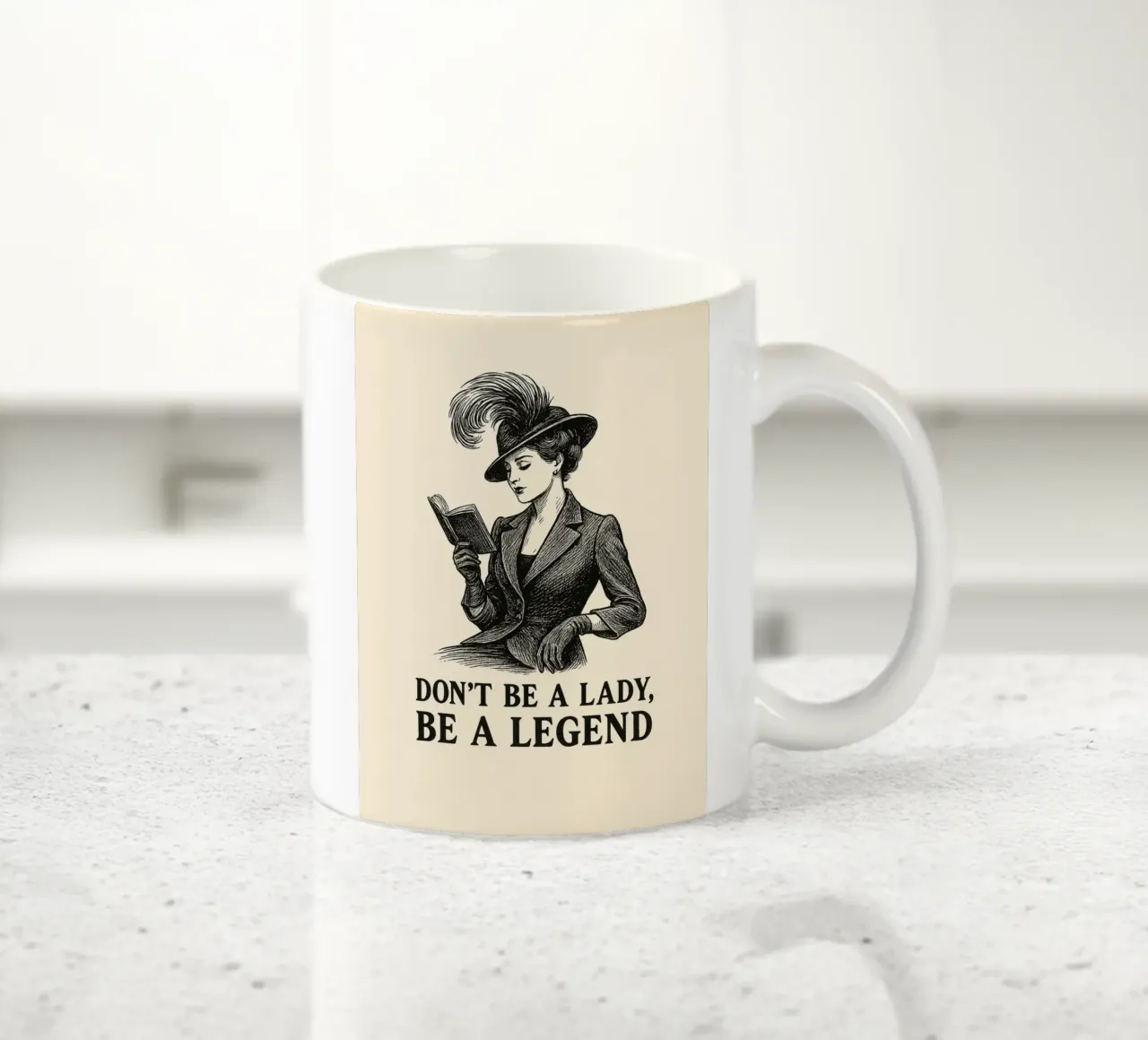 Don’t be a Lady, be a Legend tazza in ceramica da Taika Tori Art