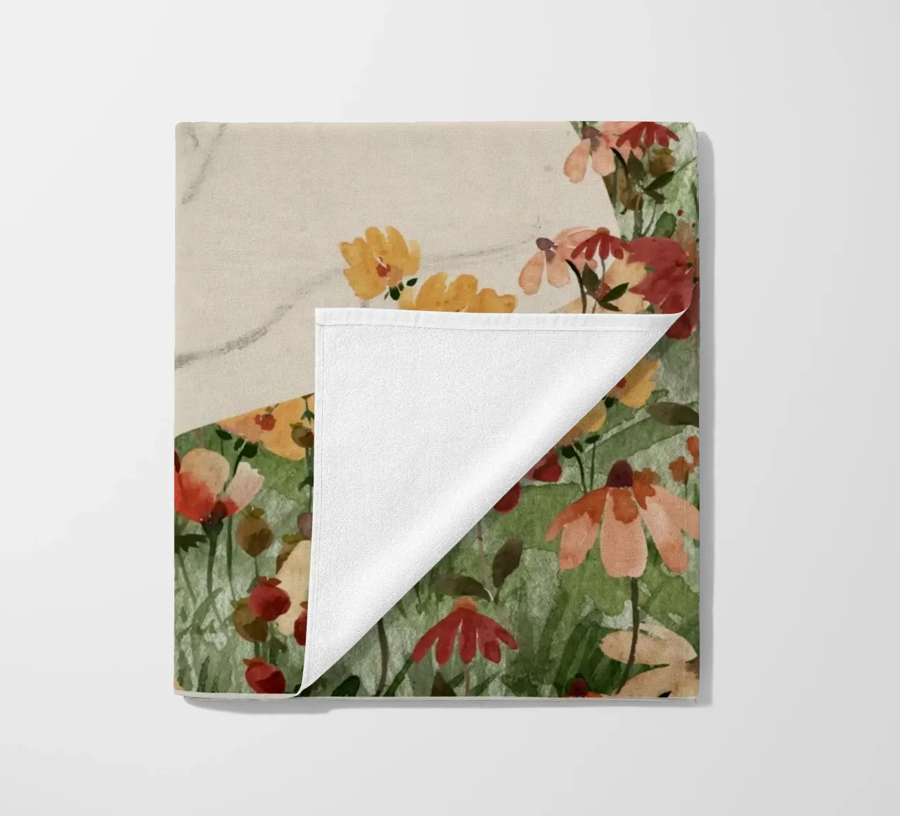 Gatto bianco in fiore 2 telo mare da ThingDesign