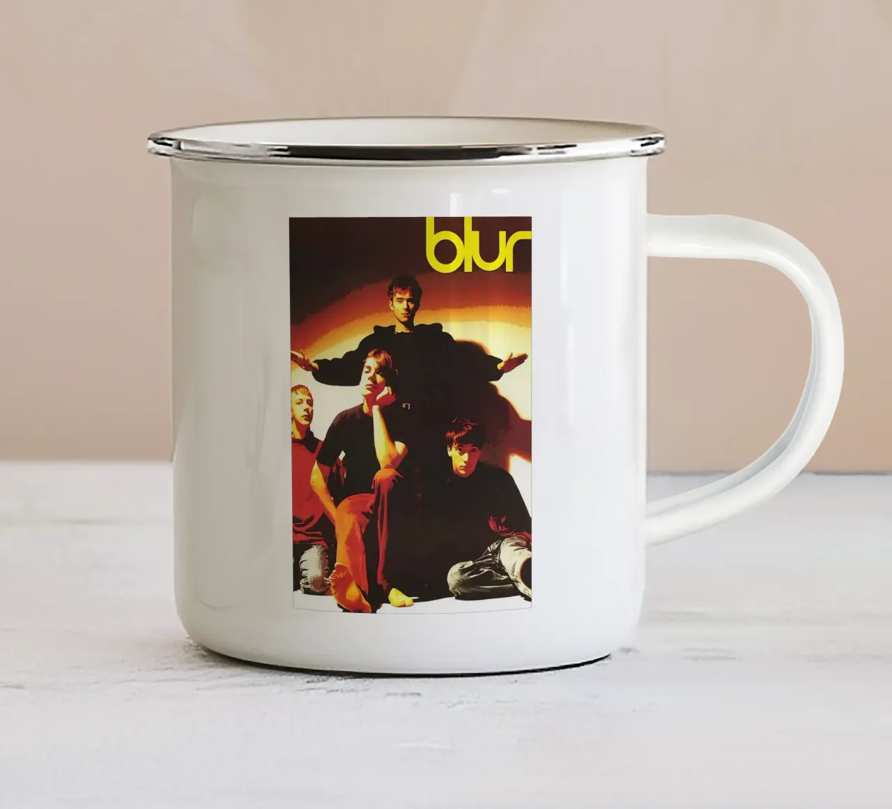 groupe flou mug en émail de vanhesling