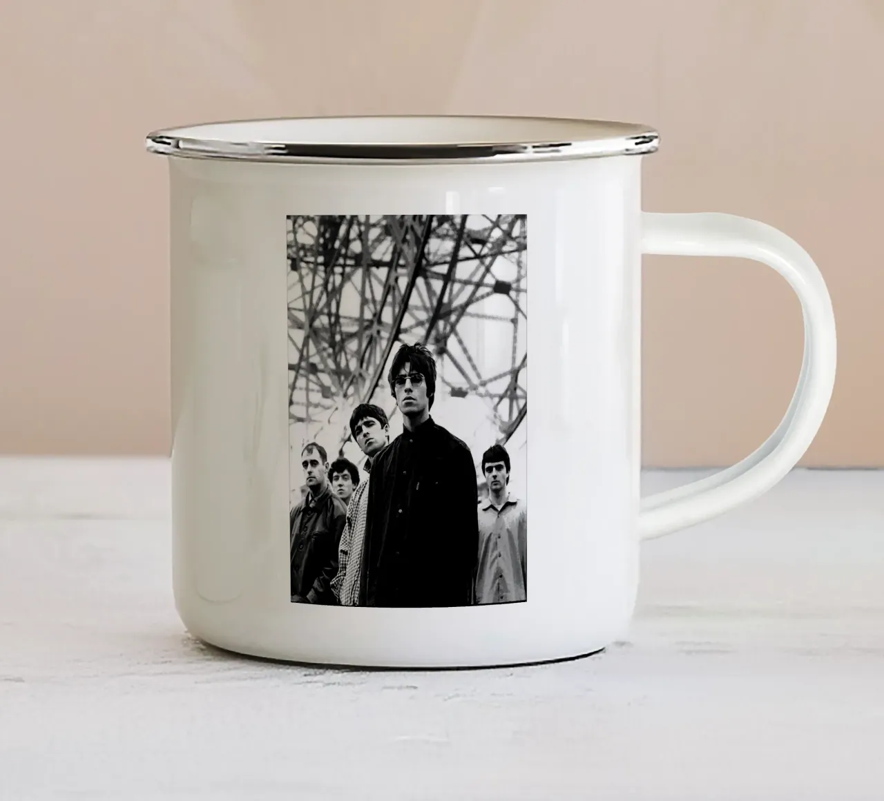 gruppo oasis tazza in smalto da vanhesling