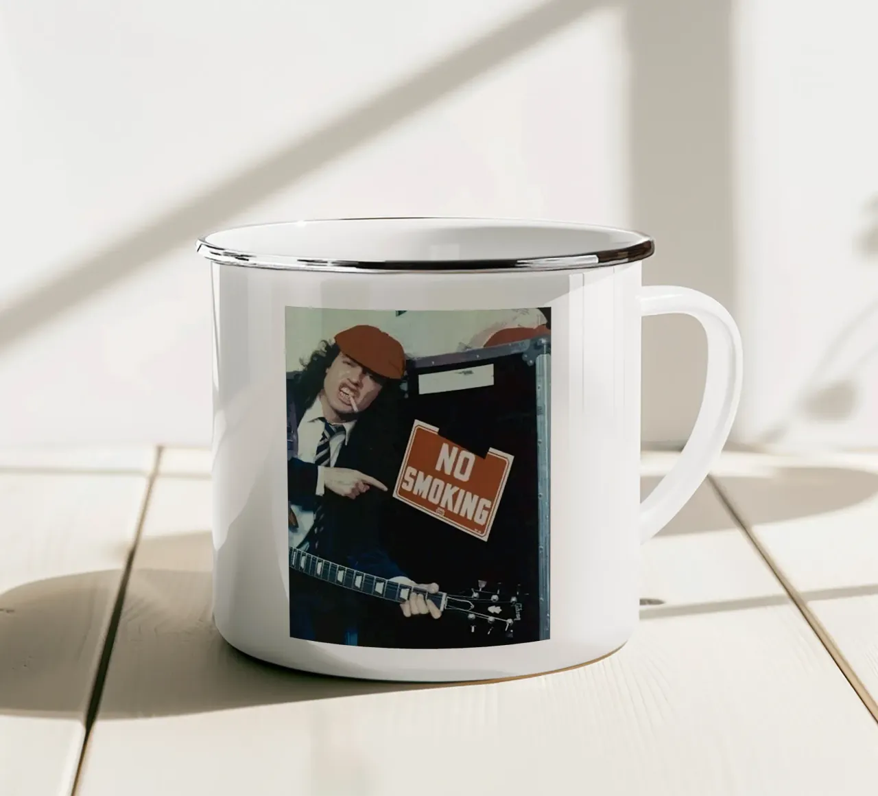 Angus Young ac/dc tazza in smalto da vanhesling