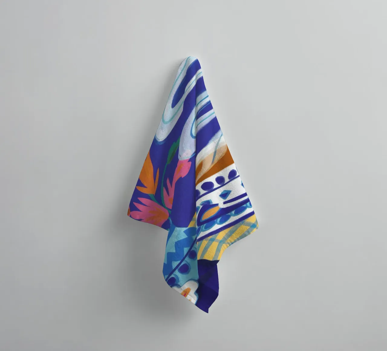 Caffè a scacchi in fiore asciugamano da bagno da Monuments Fire