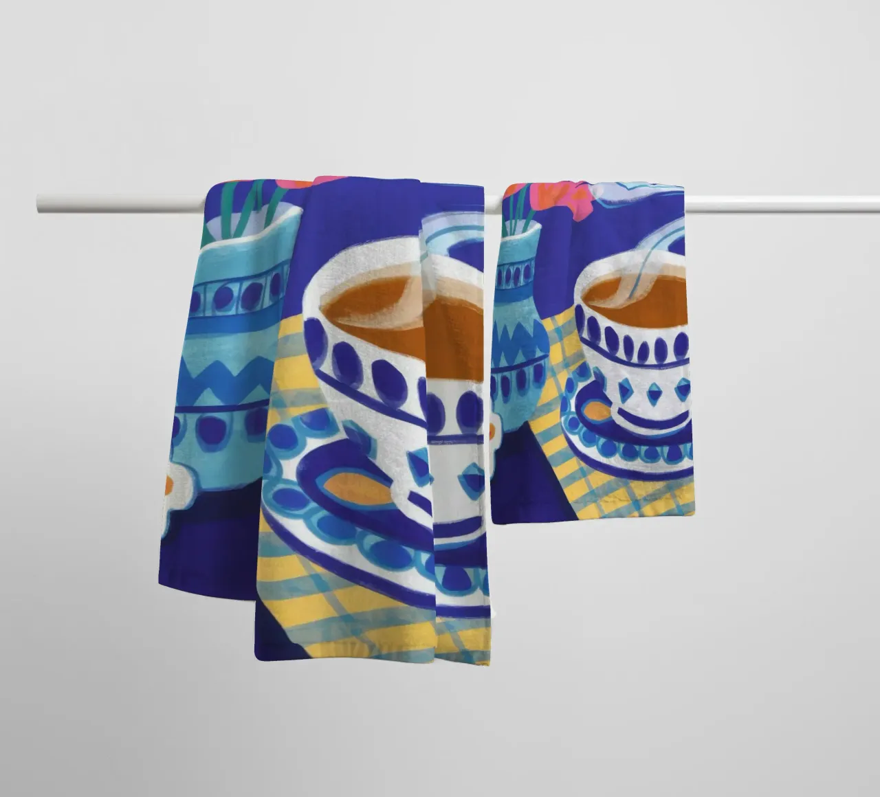 Caffè a scacchi in fiore asciugamano da bagno da Monuments Fire