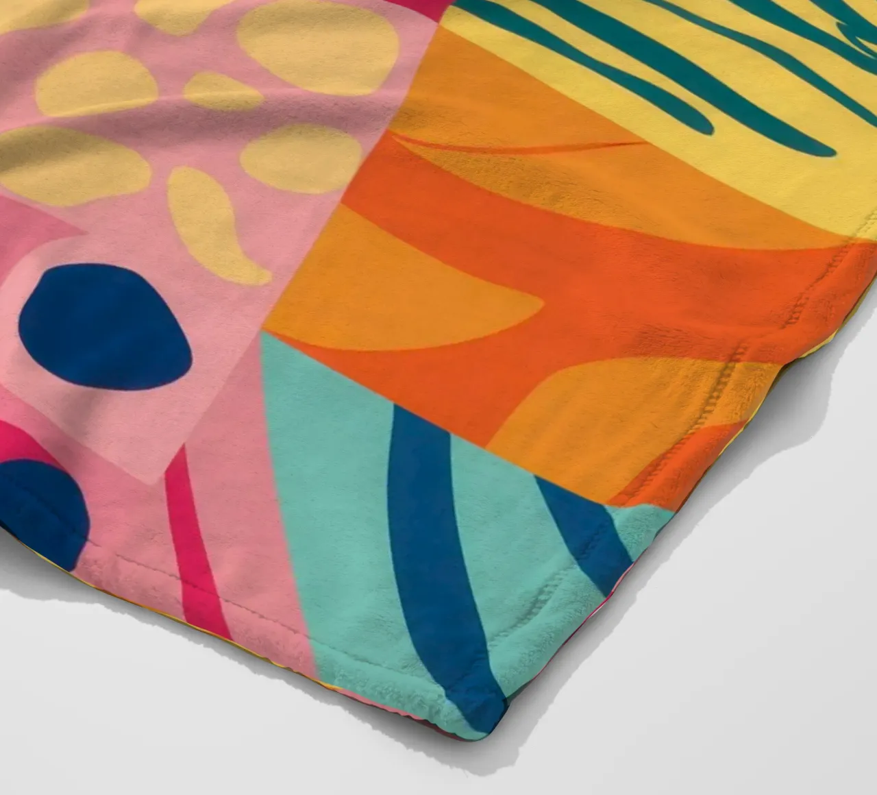 Chromatic Patchwork Joy Fleecedecke von Dream Gesso