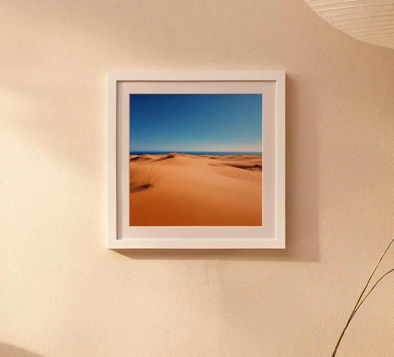 Sussurri dell'oceano poster con telaio in legno da PhotoVibe Decor