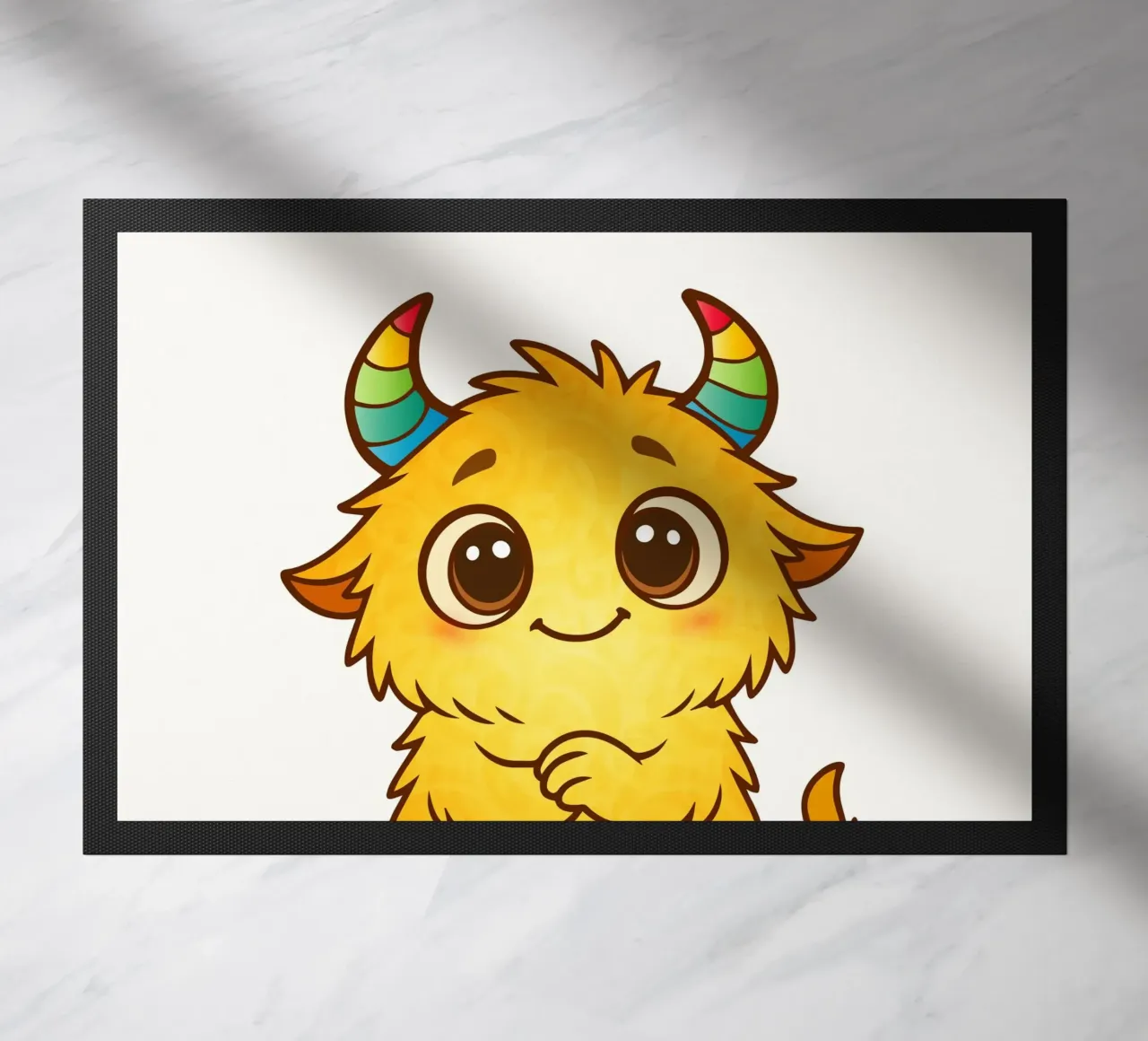 Simpatico mostro giallo con corna arcobaleno zerbino da namosh