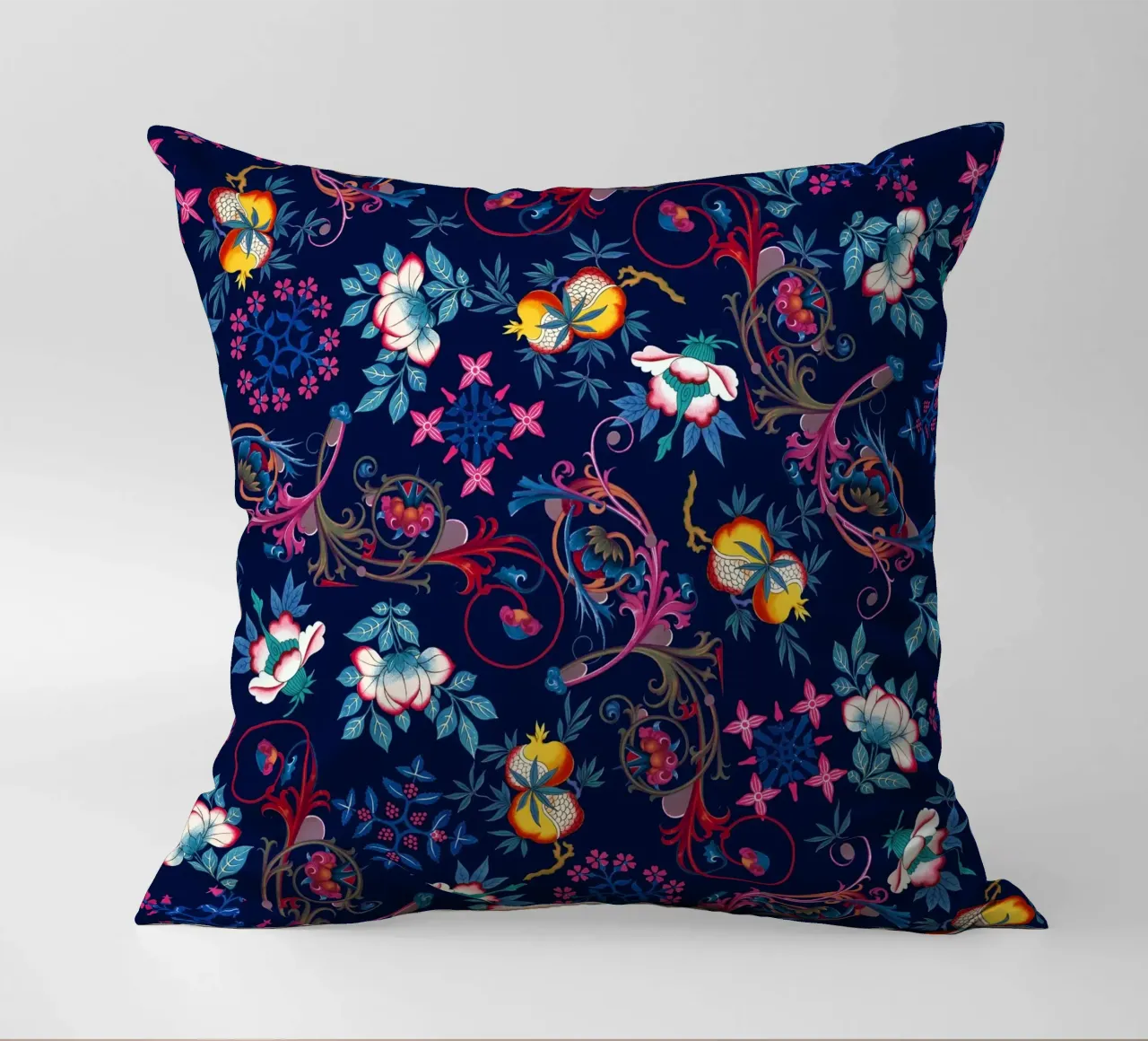 Victorian Midnight cuscino da burcukorkmazyurek