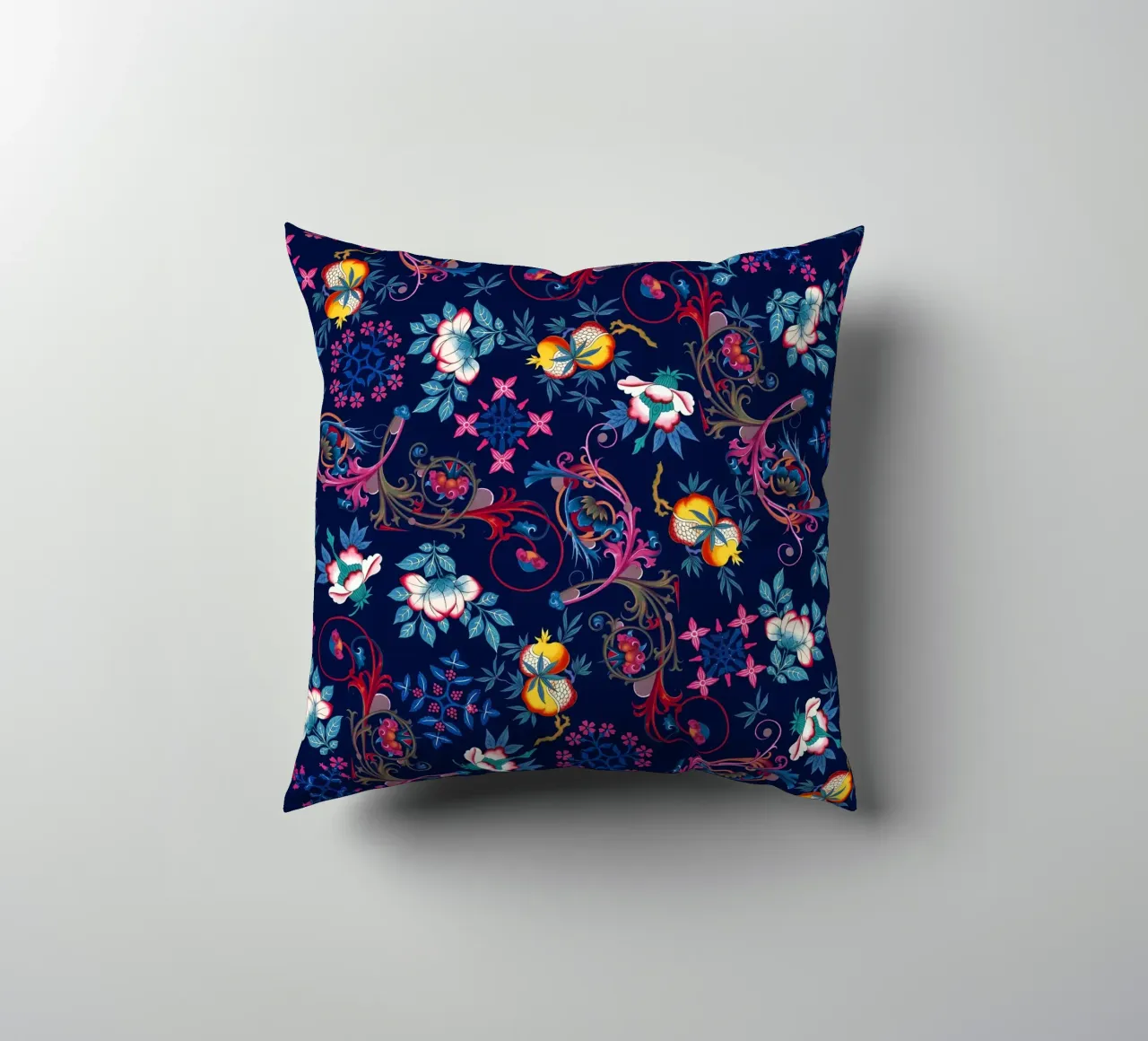 Victorian Midnight cuscino da burcukorkmazyurek