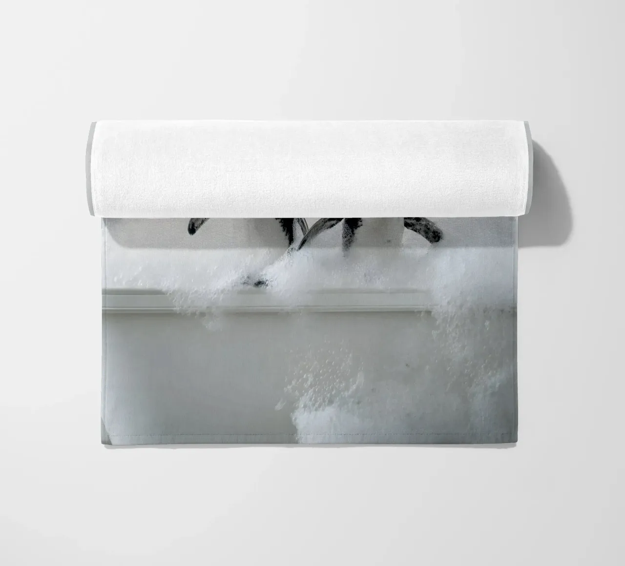 Bathing Pinguins telo mare da Mononoir