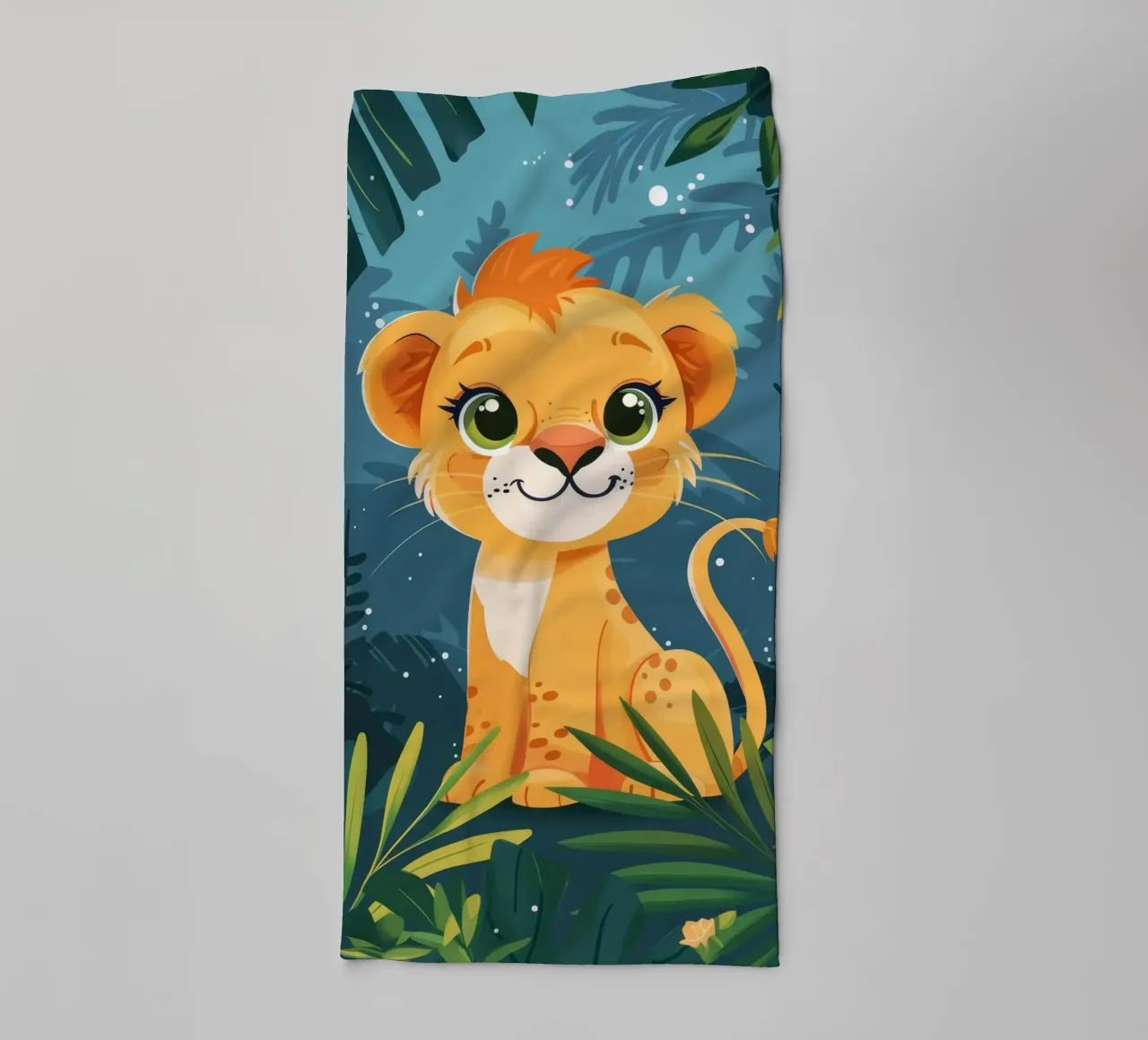 Schattig leeuwenwelpje zittend tussen weelderig gebladerte in tropisch oerwoud badhanddoek van DesignDoodle