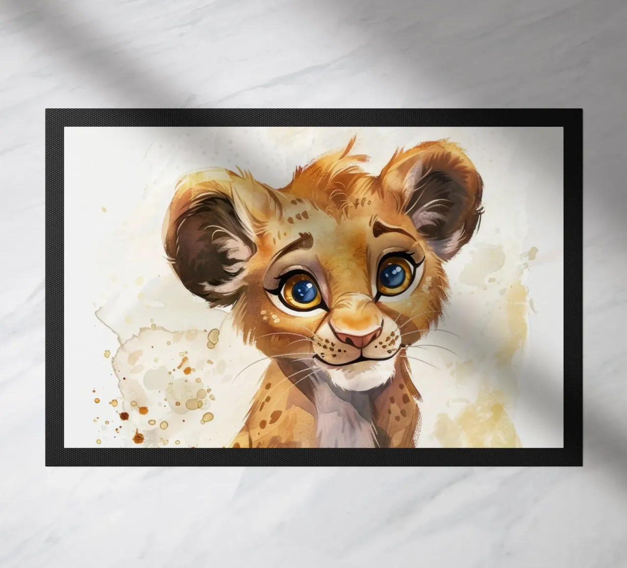 Schattige leeuwenwelp illustratie met expressieve ogen en speels deurmat van DesignDoodle