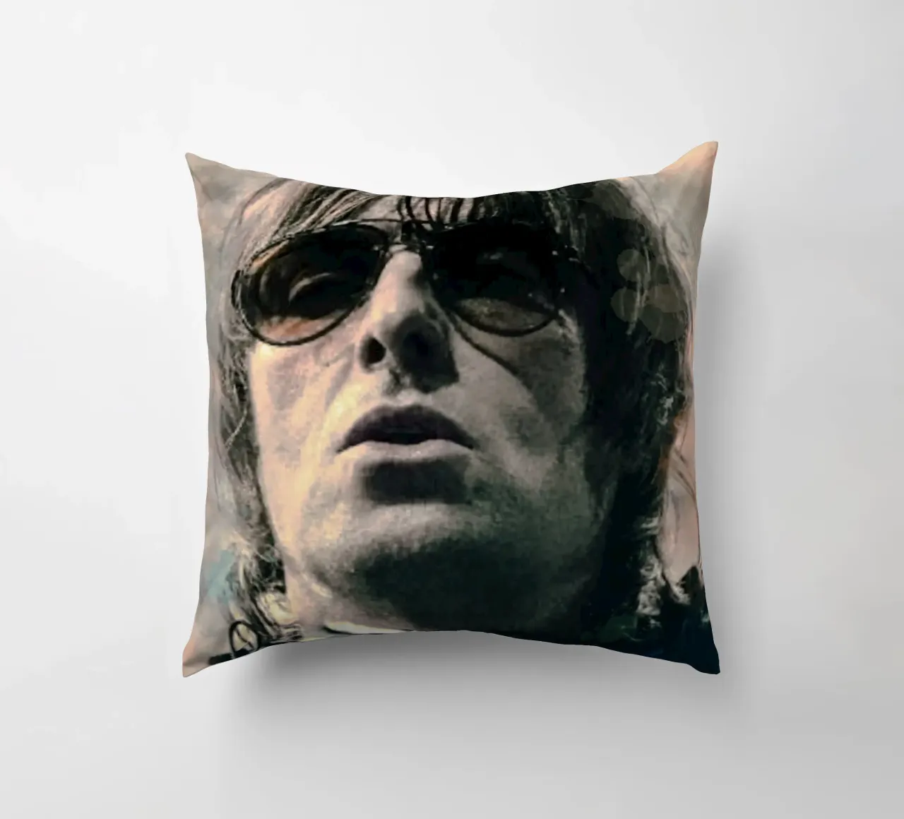 Liam Gallagher portrait cuscino da Lembayung art