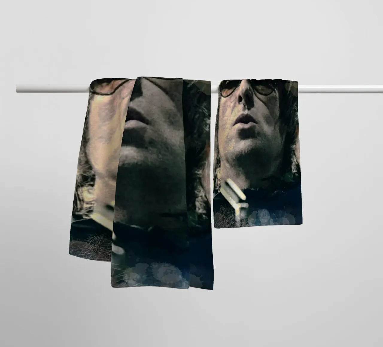 Liam Gallagher portrait asciugamano da bagno da Lembayung art
