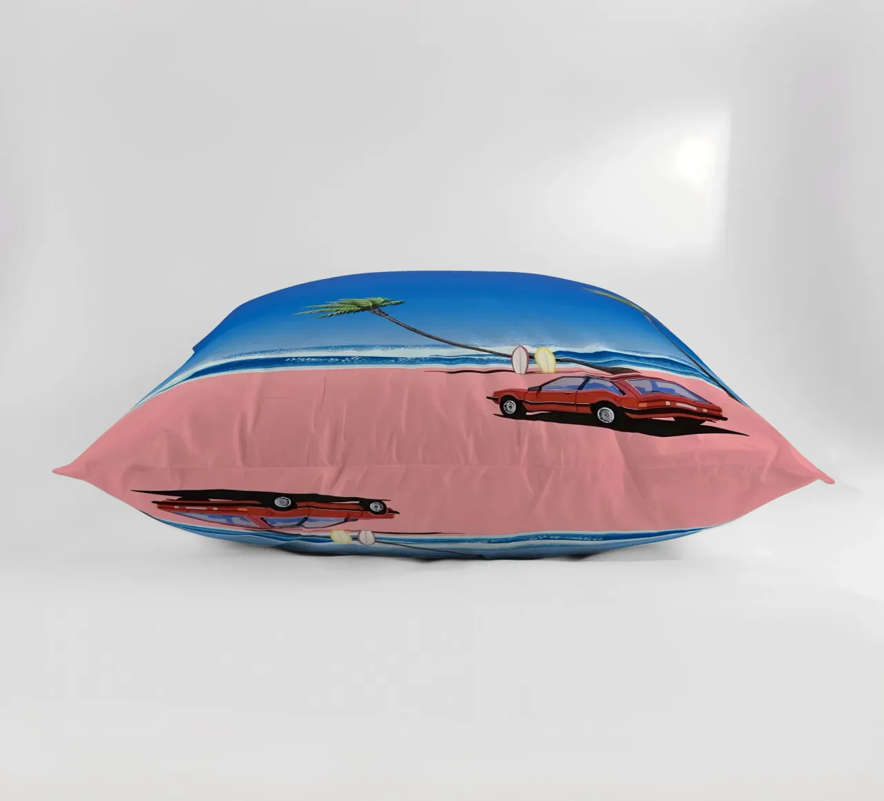 Hiroshi Nagai Auto rossa e mare cuscino da THE CAROLINE