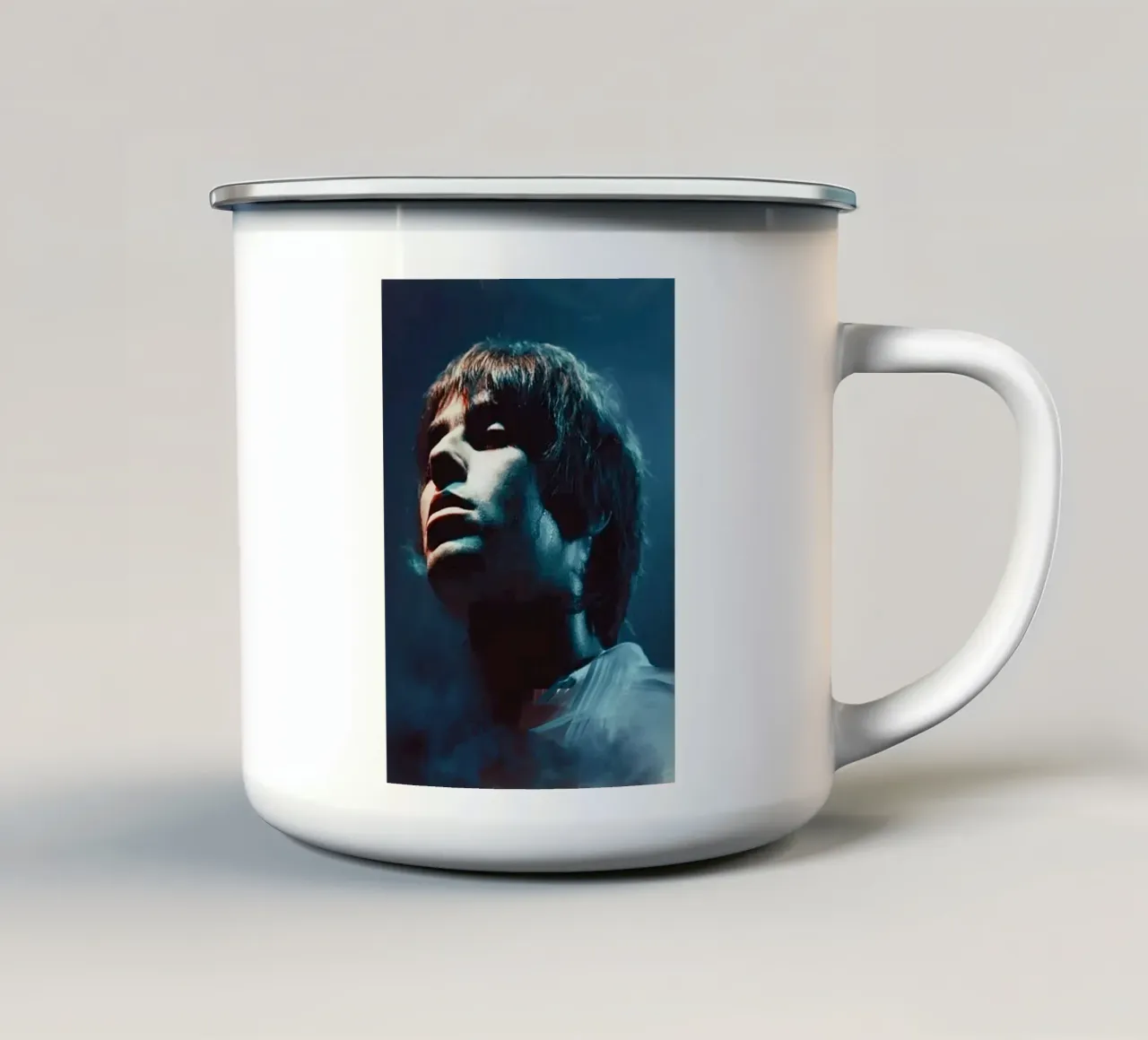 Liam Gallagher (2) tazza in smalto da Lembayung art