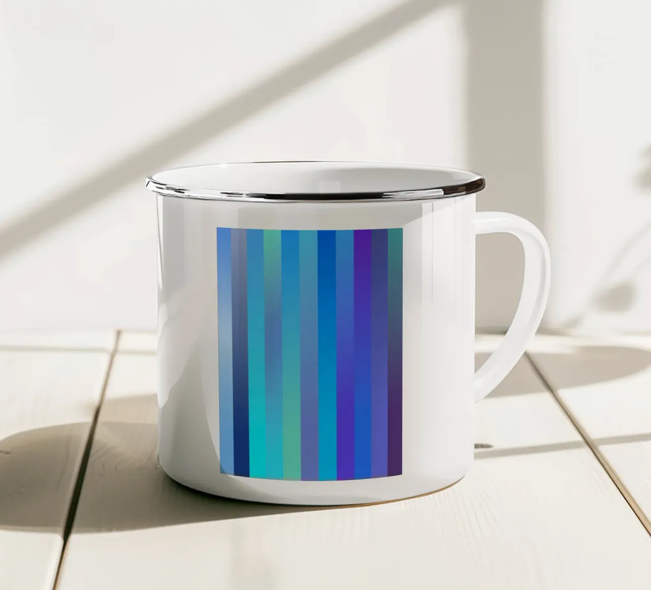 Blue tazza in smalto da Flo Klein