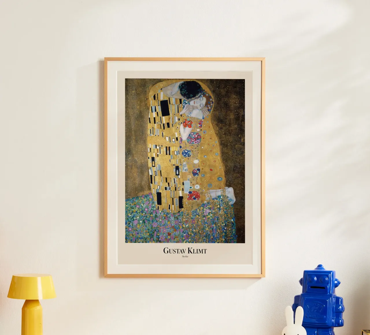 Gustav Klimt - Poster del bacio poster con telaio in legno da Show Art