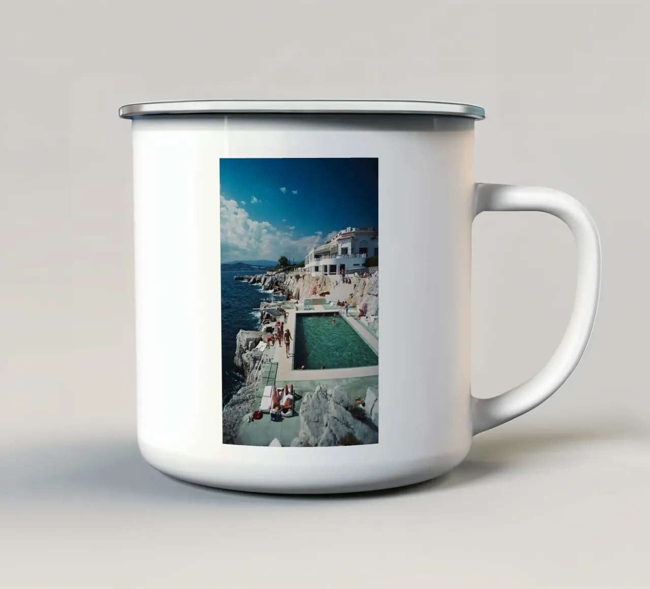 Slim Aarons Hotel Dup Cap tazza in smalto da Mrs.Pamela