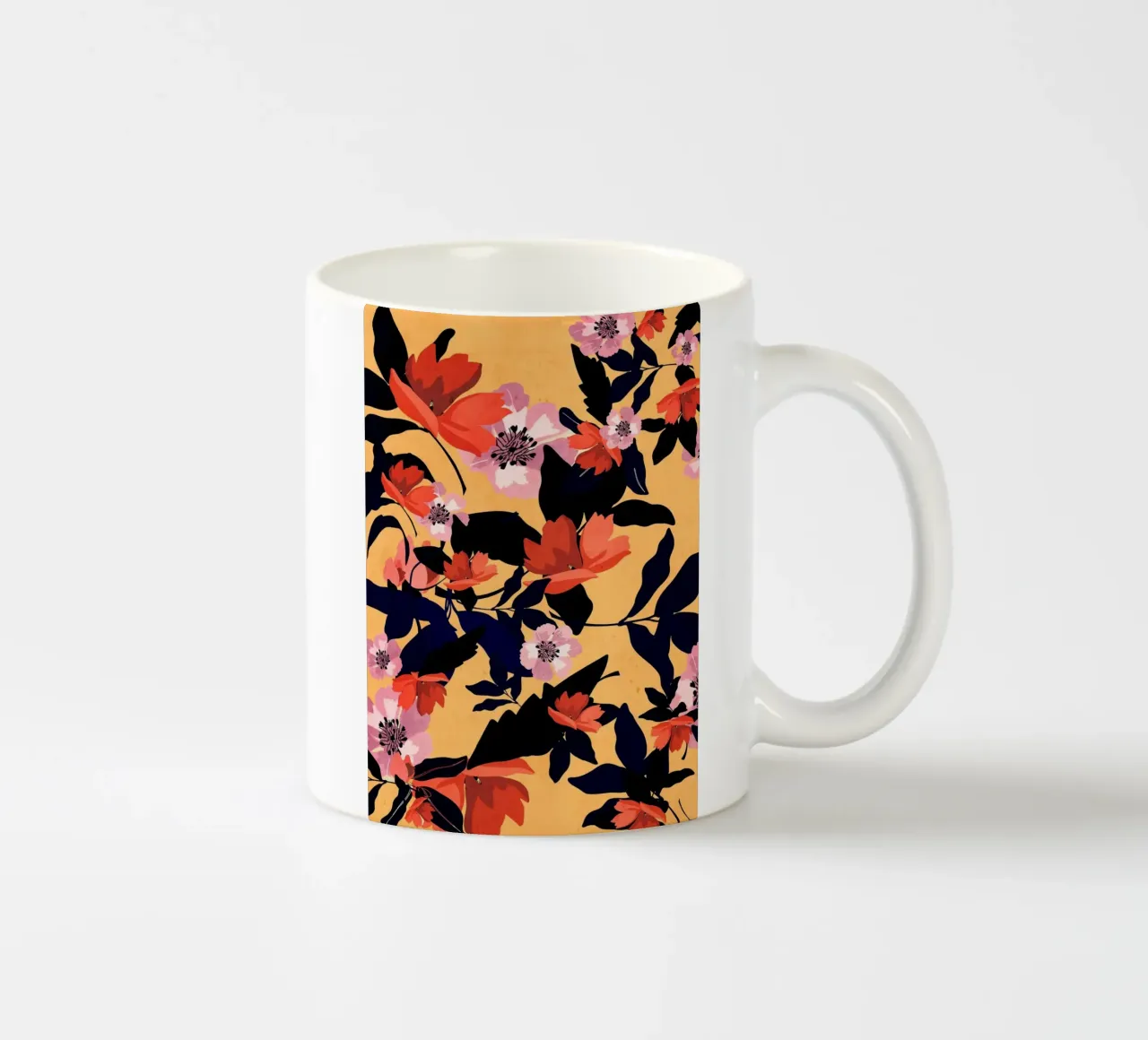 Fiori su giallo tazza in ceramica da ThingDesign