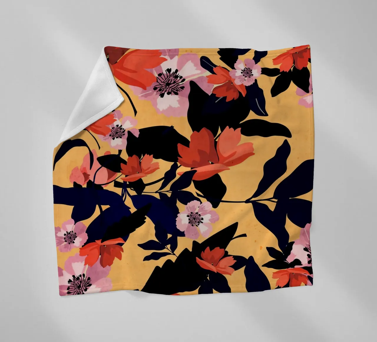 Fiori su giallo coperta in pile da ThingDesign