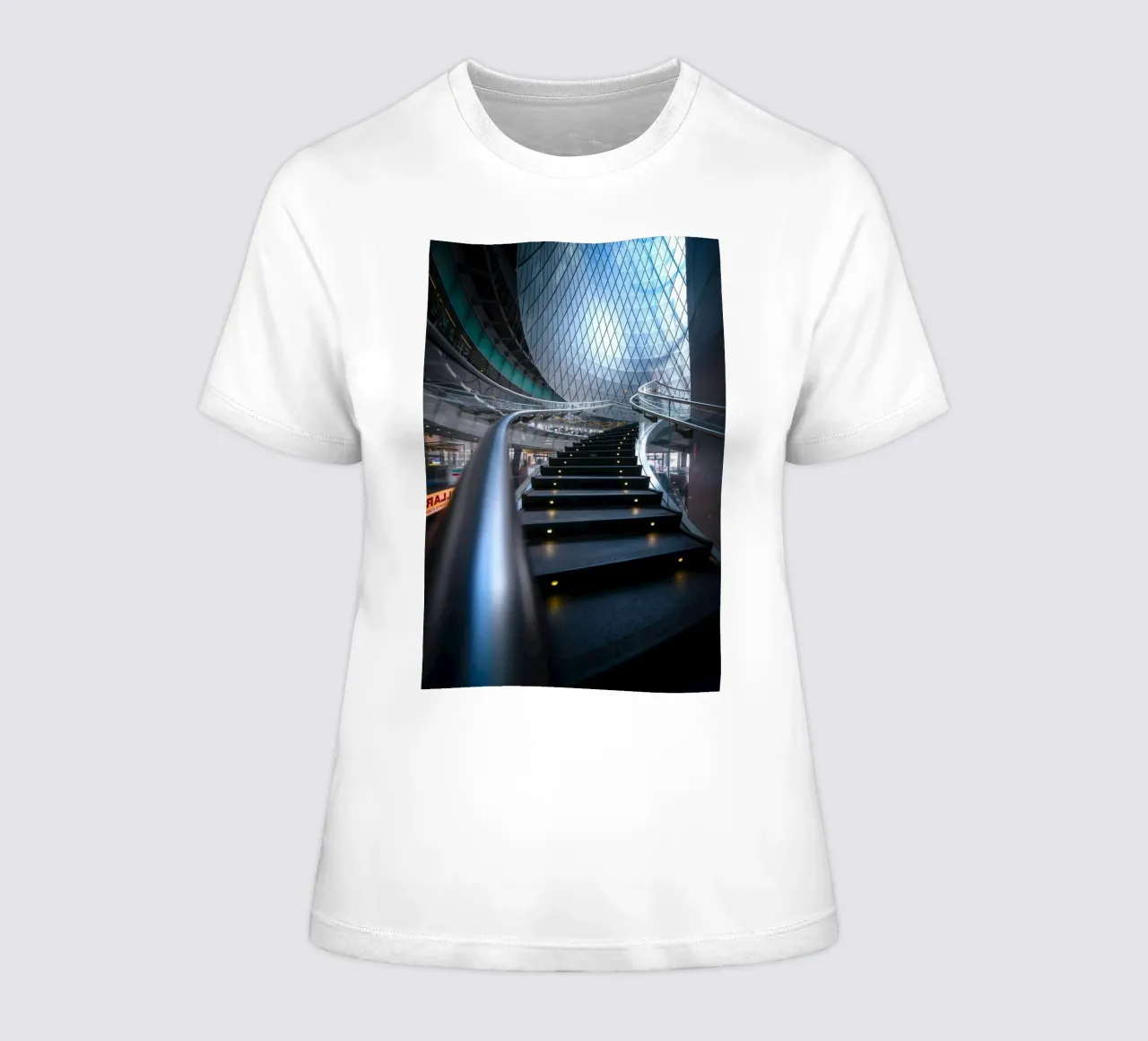 ringhiere in metallo per scale curve t-shirt da donna da Earthly Visions