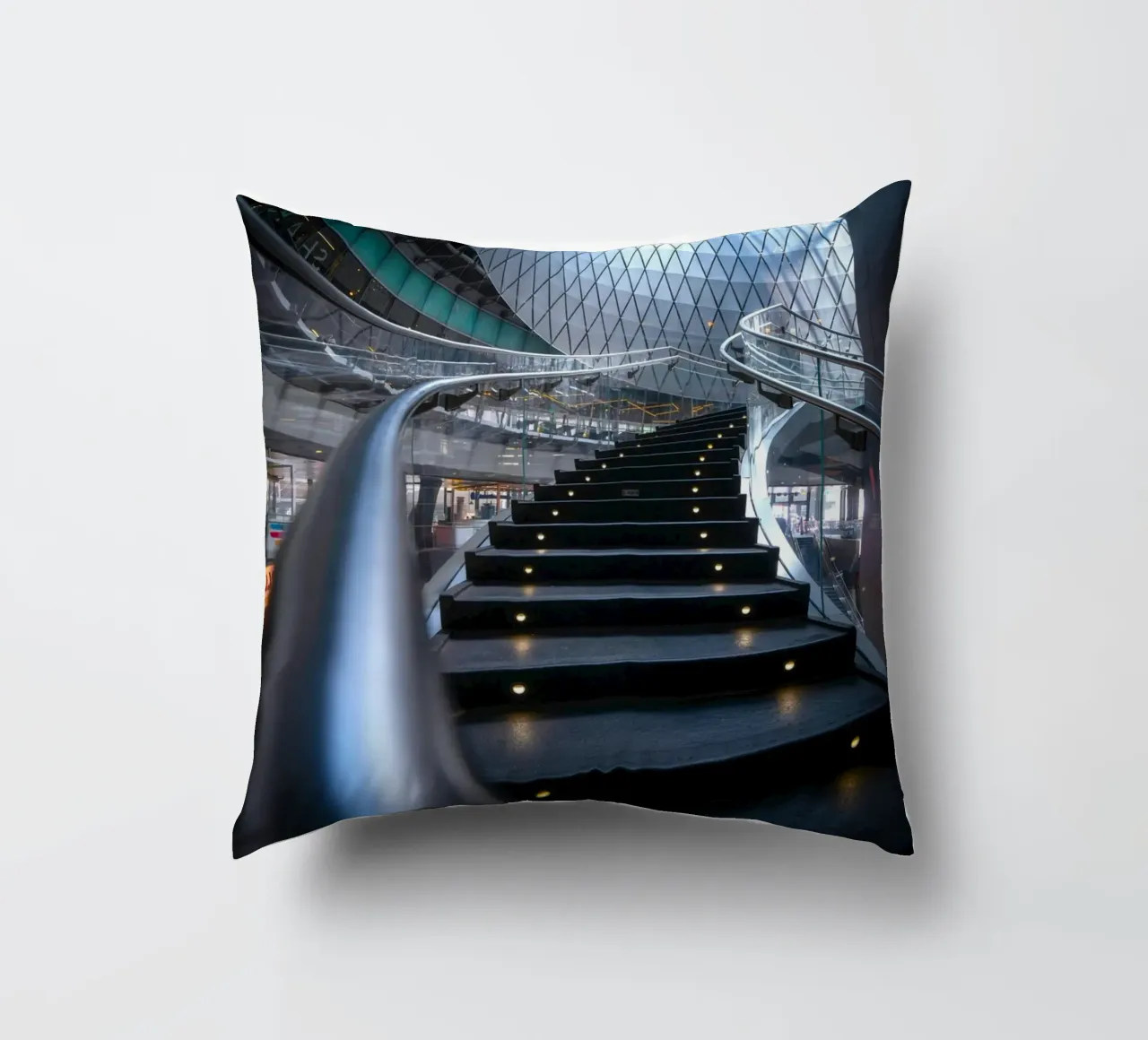 metalen leuningen voor gebogen trappen kussen van Earthly Visions