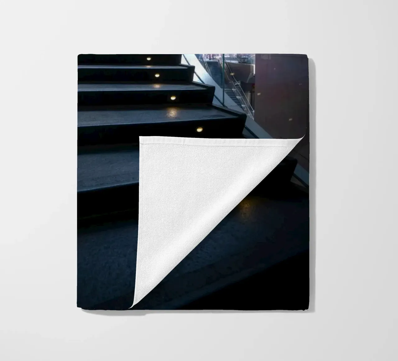 ringhiere in metallo per scale curve telo mare da Earthly Visions