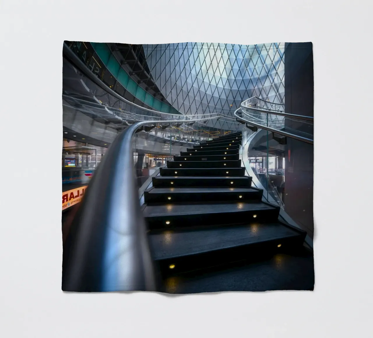 ringhiere in metallo per scale curve coperta in pile da Earthly Visions