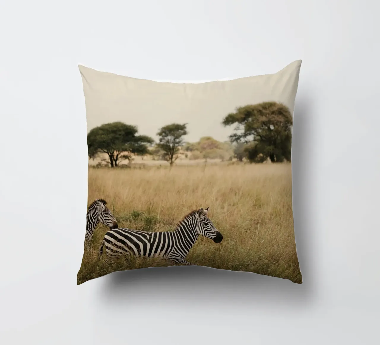 zebre nella savana cuscino da Earthly Visions