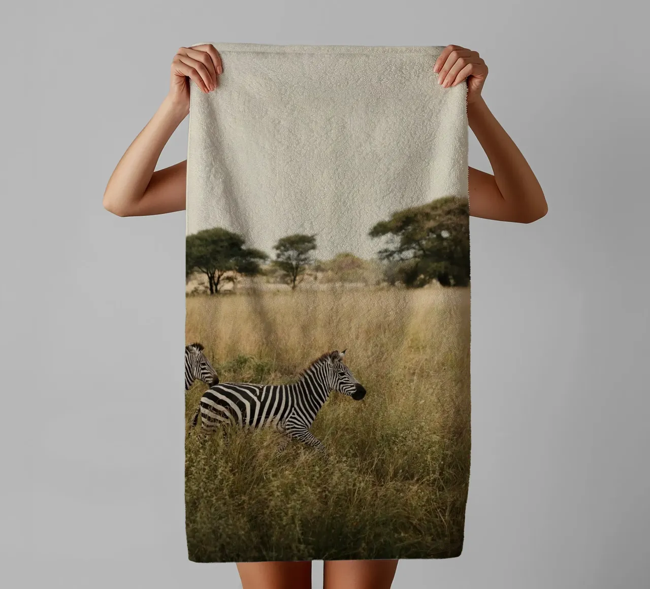 zebre nella savana asciugamano da bagno da Earthly Visions