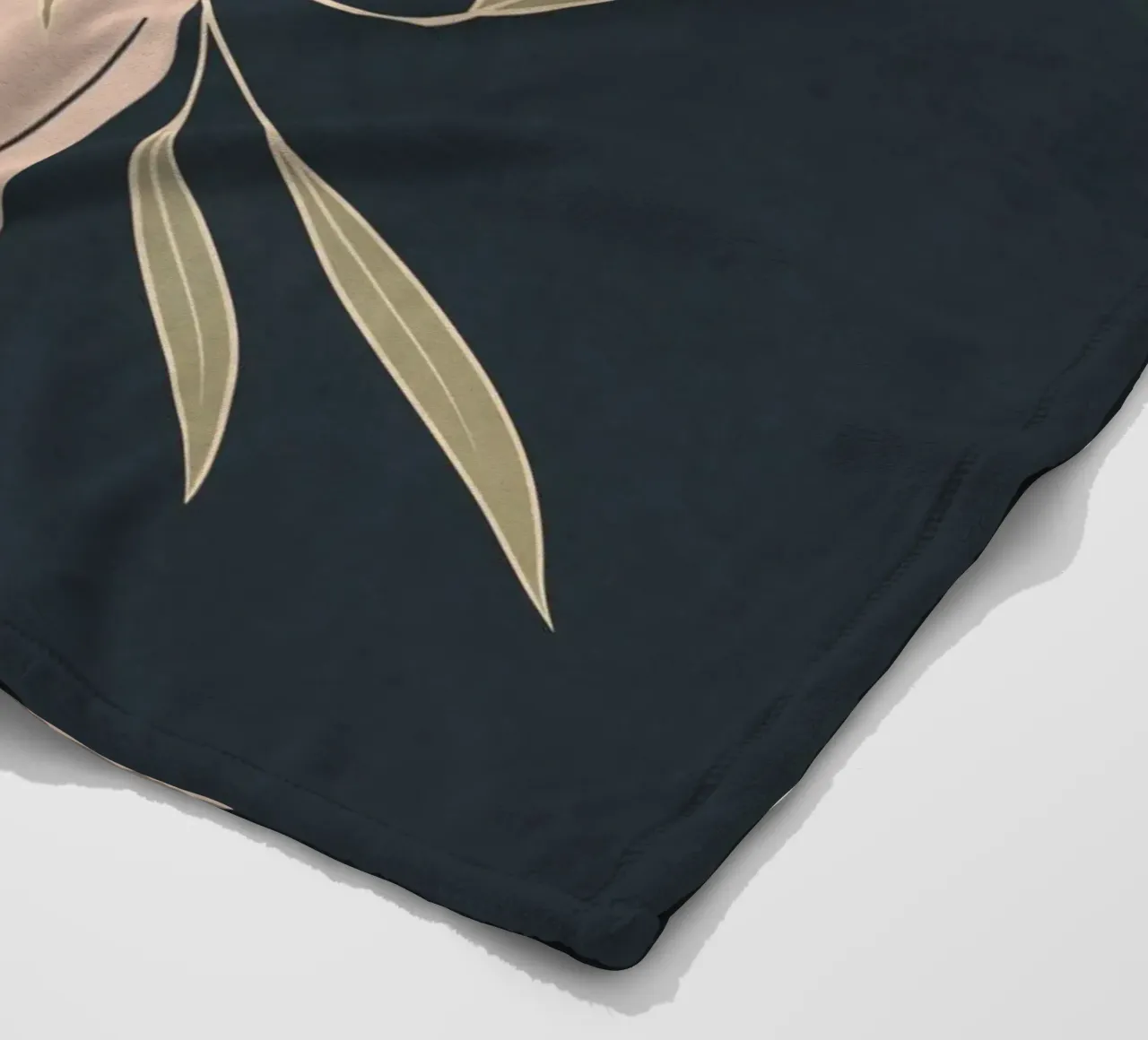 Mano in fiore 2 coperta in pile da LeaDArt