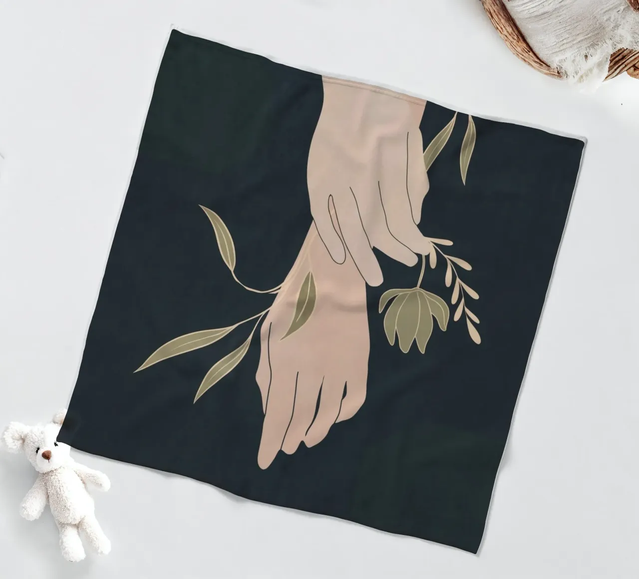 Mano in fiore 2 coperta in pile da LeaDArt