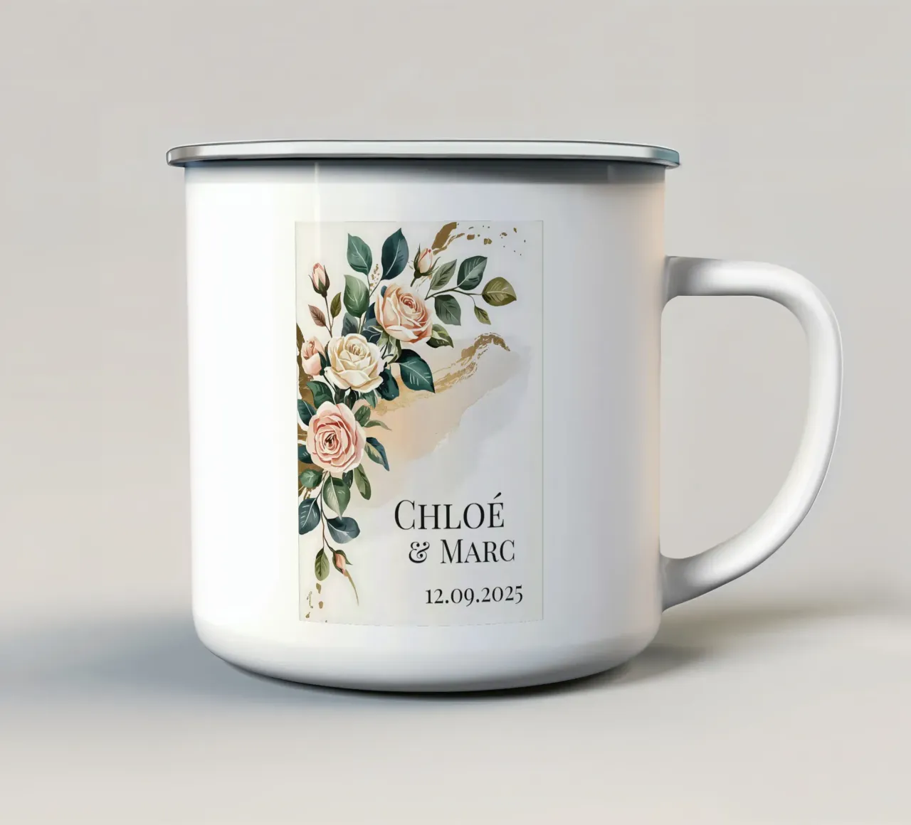 Fiori nuziali personalizzati in acquerello e oro tazza in smalto da Beyond the Brush