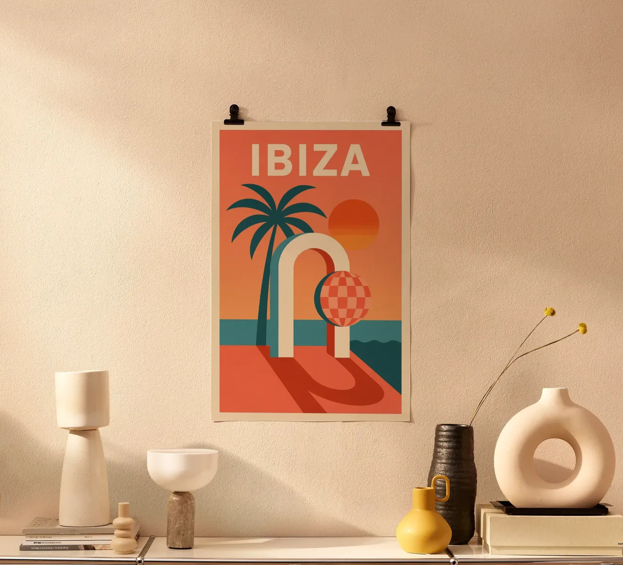 Ibiza - De zonsondergang danst weer poster met houten frame van JETLAG | affiches voyage