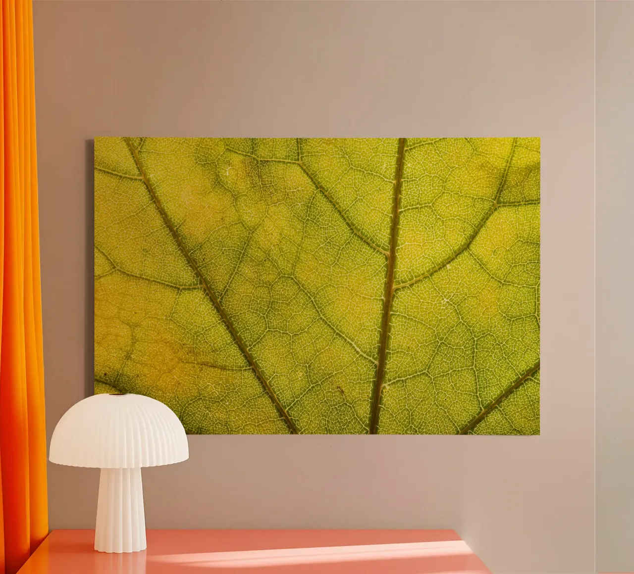 Herbstliches Blatt mit filigranem Adergeflecht tela con Cornice a cassetta da Bilderwelt - Kunst für die Wand