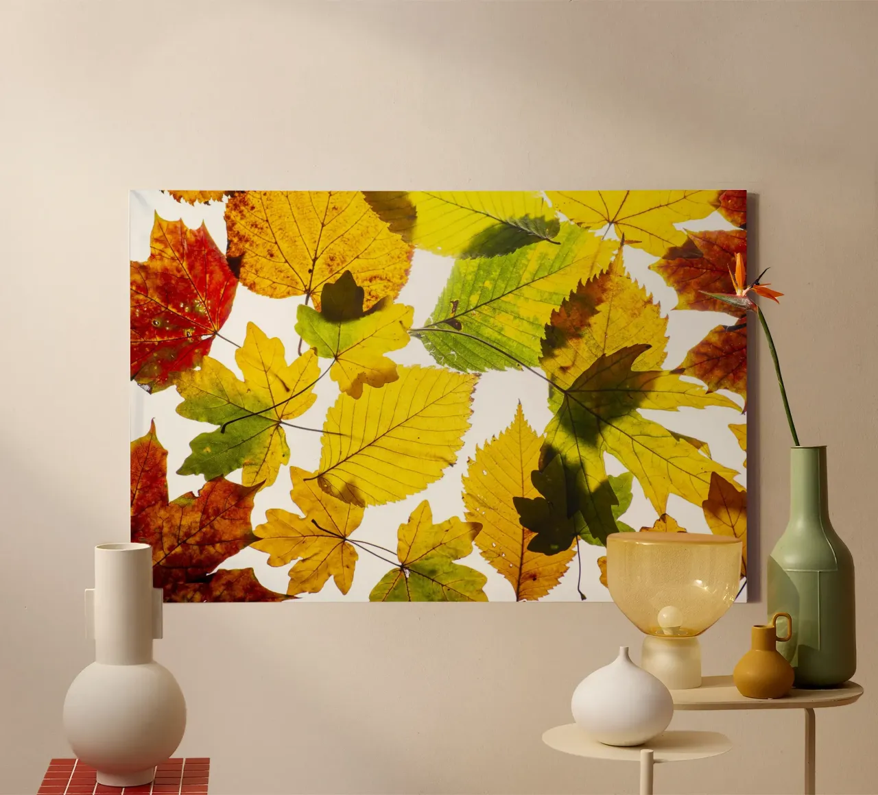 Foglie d'autunno in variazione sul bianco tela con Cornice a cassetta da Bilderwelt - Kunst für die Wand